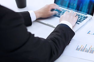 報(bào)考初級(jí)會(huì)計(jì)職稱(chēng)考試是否需要工作年限？