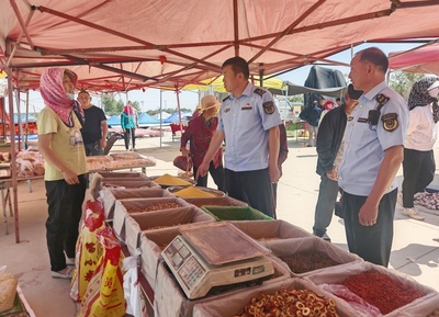 高臺縣新壩鎮市場監管所 規范農村趕集市場，守護群眾“舌尖上的安全”